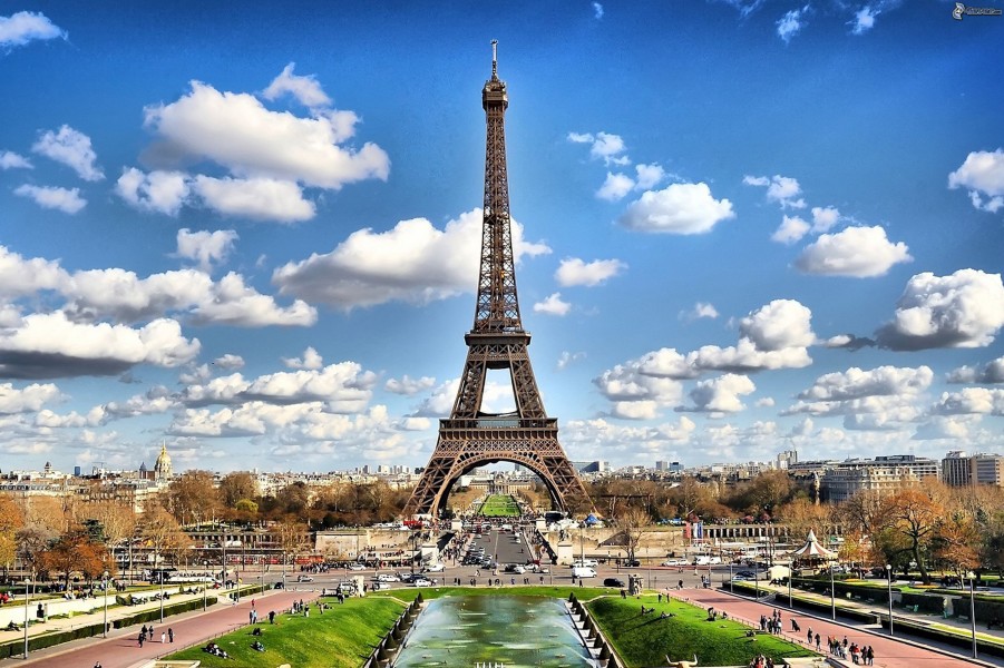 La tour Eiffel célèbre ses 130 ans !