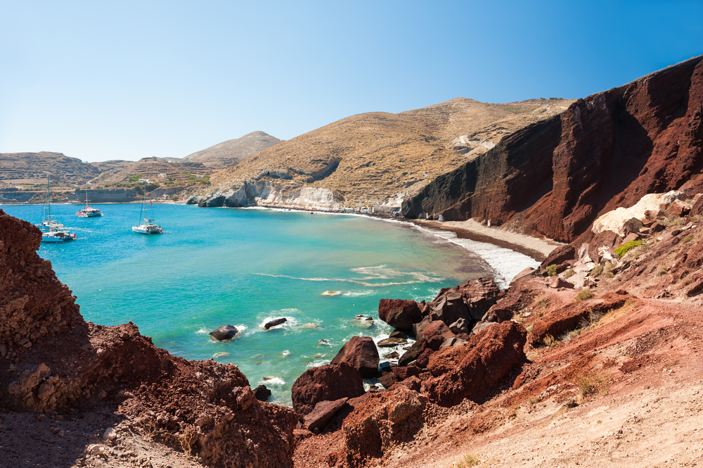 Plage Santorin : nos conseils pour trouver le plus beau spot