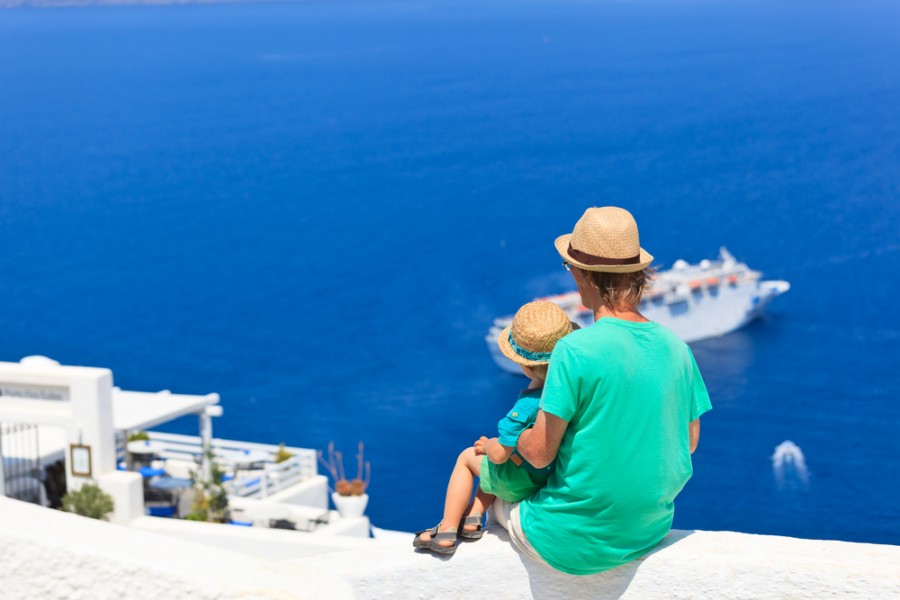 Visiter Santorin : que faire en famille ?